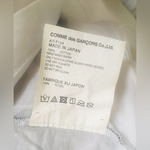 COMME DES GARÇONS PLAY 
Play’s iconic Black-face Heart T-Shirt - Picture 4 of 5